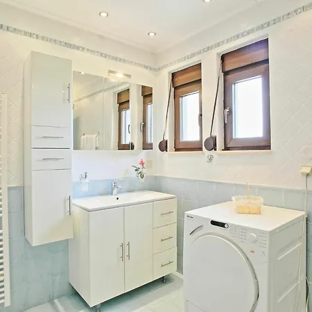 Acharavi By Posarellivillas *